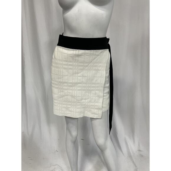 Burberry London Whit Knit Wrap Skirt - Size XS - Picture 2 of 5
